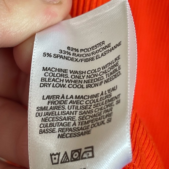 Express red orange ruffle off the shoulder ribbed bodysuit XL - Picture 7 of 8